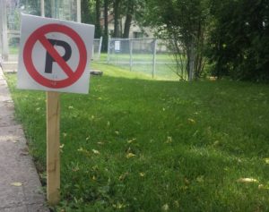 No Parking on Valois Bay Ave during Pointe-Claire Half-Marathon June 18, 2017 6am to noon.
